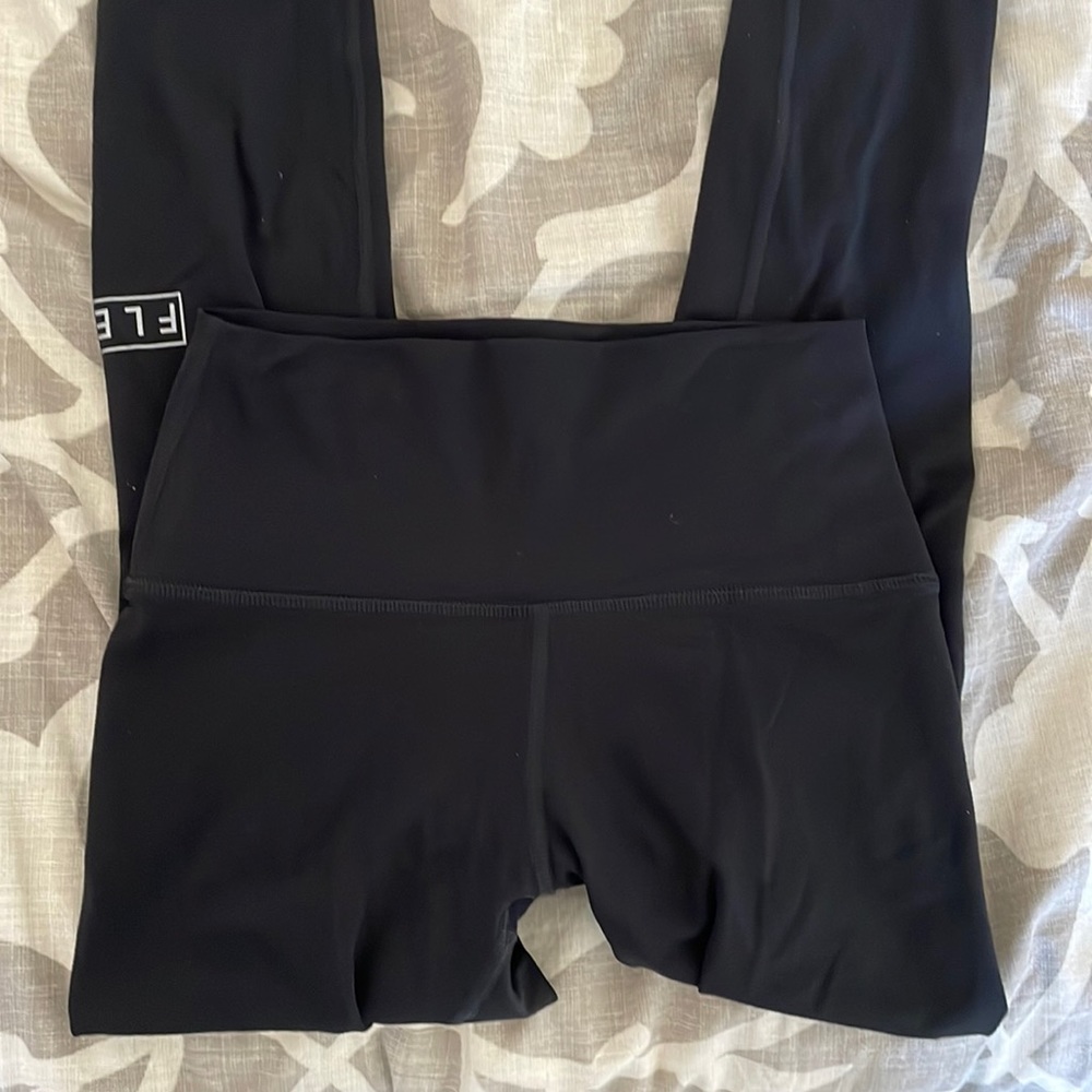 FLEO El Toro 25” Black Leggings Size S